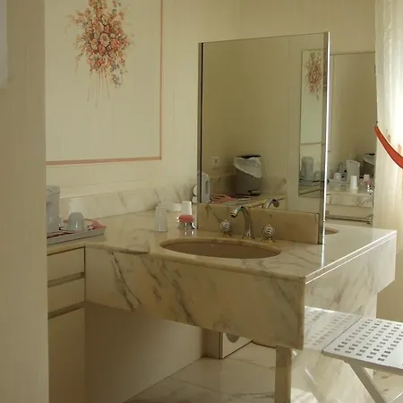 Alojamento de Acomodação e Pequeno-almoço Il Giardino F Heudier ,e Decourcy ,tessy Sur Vire Manche Tessy-sur-Vire